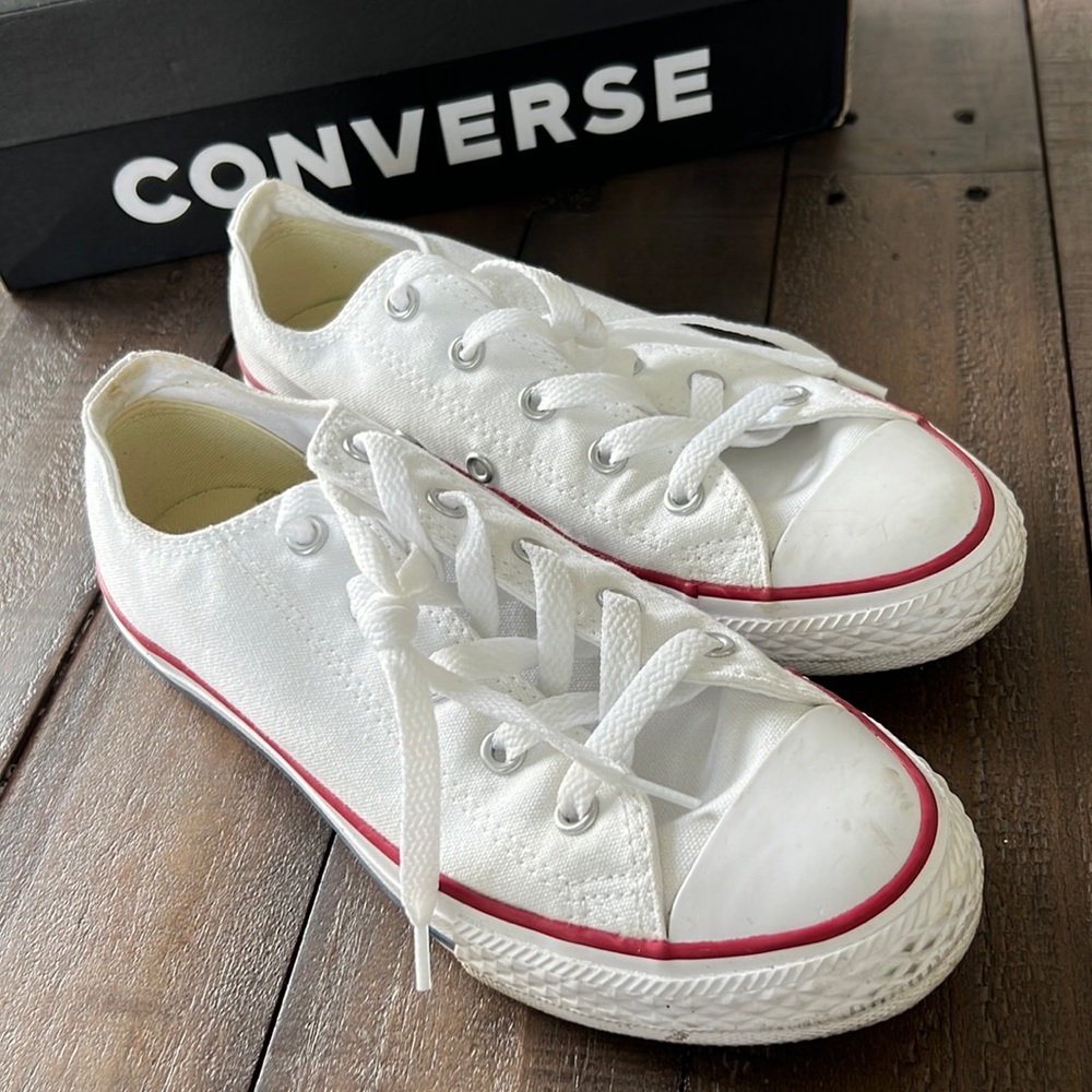 CONVERSE Chuck Taylor All Star Classic (Size 3Y)